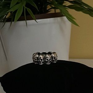 SILVER SKULL RING SIZE 10us in GOOD CONDITION
